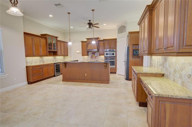 916 MILLS ESTATE PLACE, Chuluota, FL 32766