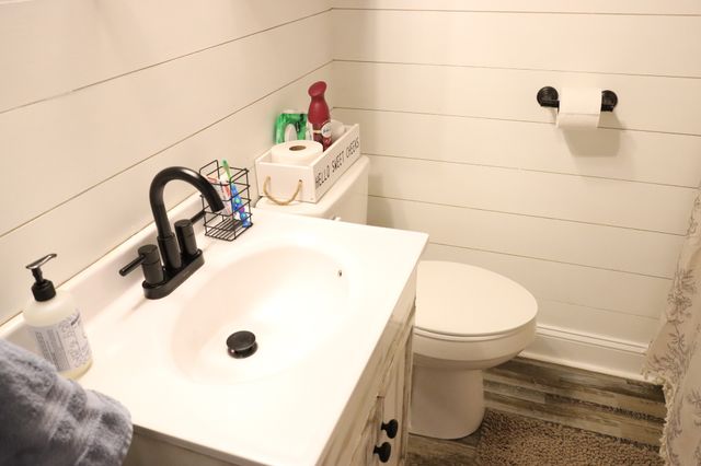 234 W End Dr, Waverly, TN 37185