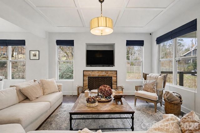 321 Mountainview Drive, Charlotte, NC 28270