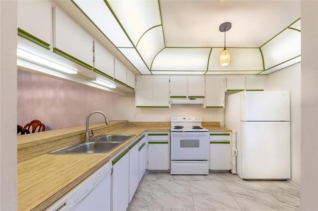 886 BIRD BAY WAY 206, Venice, FL 34285