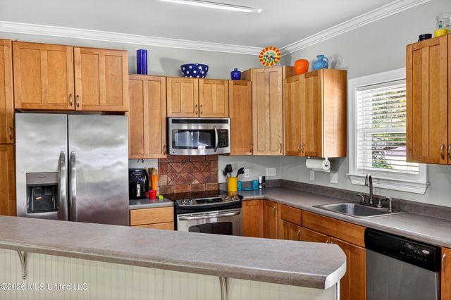 1200 Taranto Street, Waveland, MS 39576