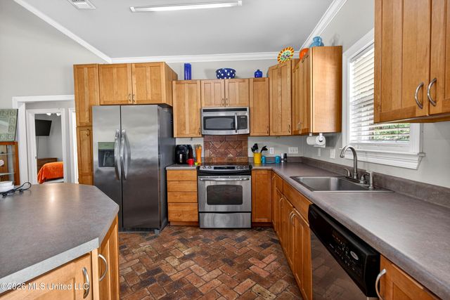 1200 Taranto Street, Waveland, MS 39576