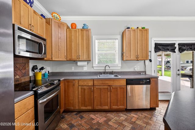 1200 Taranto Street, Waveland, MS 39576