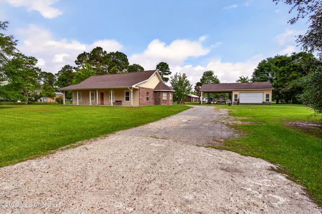 1200 Taranto Street, Waveland, MS 39576