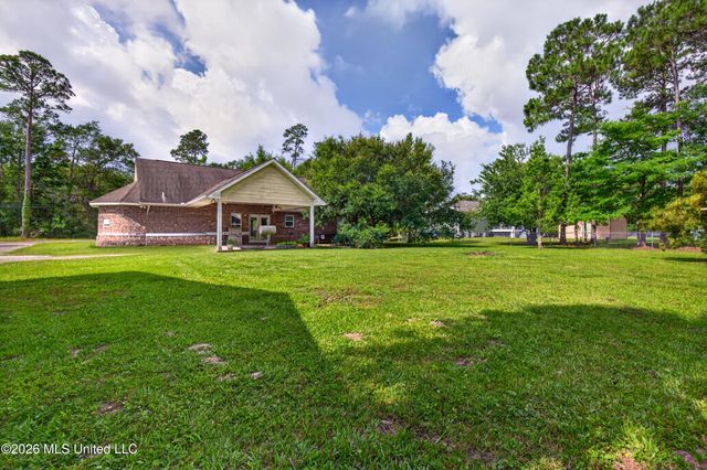 1200 Taranto Street, Waveland, MS 39576