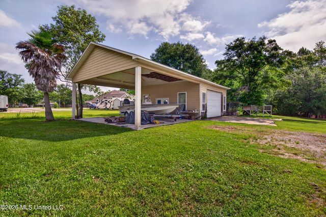 1200 Taranto Street, Waveland, MS 39576
