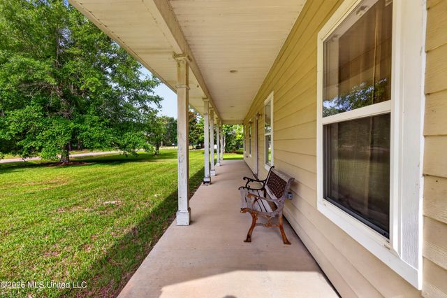1200 Taranto Street, Waveland, MS 39576
