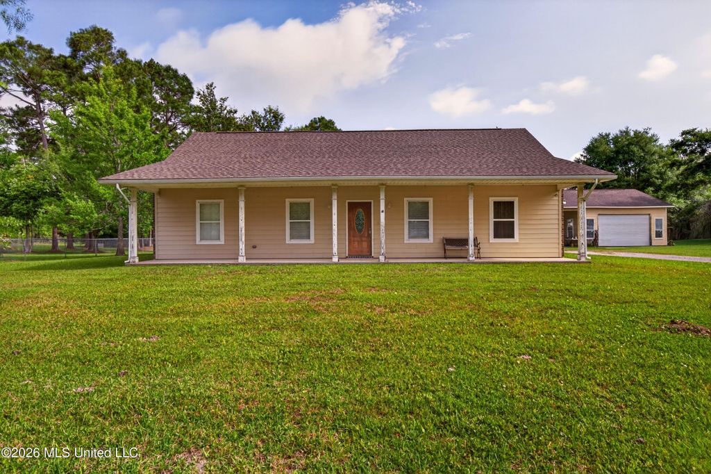 1200 Taranto Street, Waveland, MS 39576