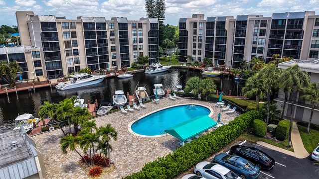 8 Royal Palm Way 401, Boca Raton, FL 33432