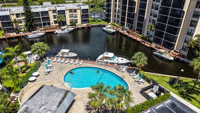 8 Royal Palm Way 401, Boca Raton, FL 33432