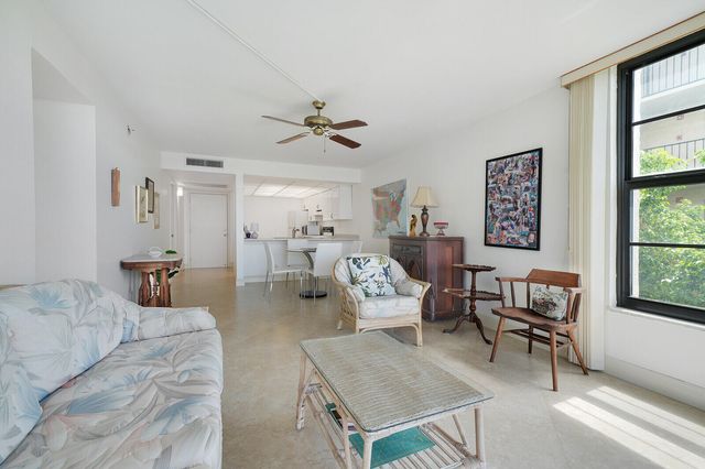 8 Royal Palm Way 401, Boca Raton, FL 33432