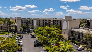 8 Royal Palm Way 401, Boca Raton, FL 33432