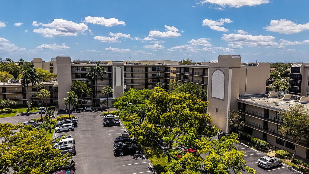 8 Royal Palm Way 401, Boca Raton, FL 33432