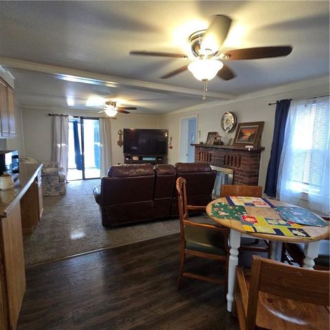 28672 Mistletoe Avenue, Warsaw, MO 65355