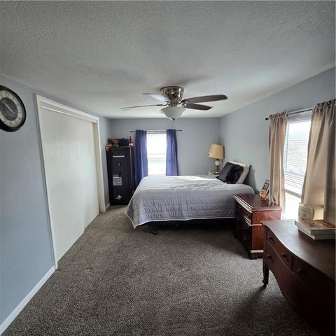 28672 Mistletoe Avenue, Warsaw, MO 65355