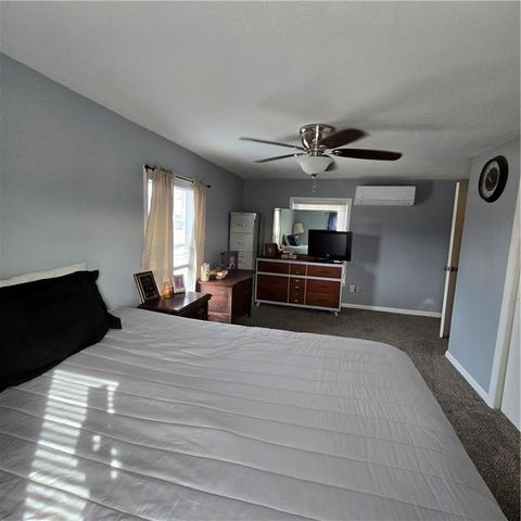 28672 Mistletoe Avenue, Warsaw, MO 65355