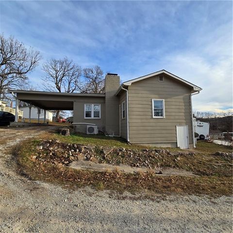 28672 Mistletoe Avenue, Warsaw, MO 65355