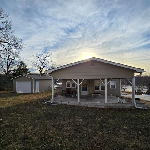 28672 Mistletoe Avenue, Warsaw, MO 65355