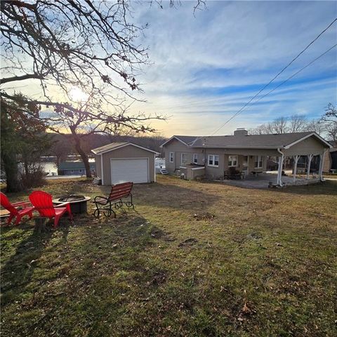 28672 Mistletoe Avenue, Warsaw, MO 65355