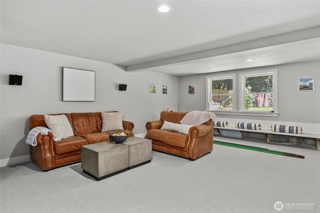 18443 Ballinger Way NE, Lake Forest Park, WA 98155