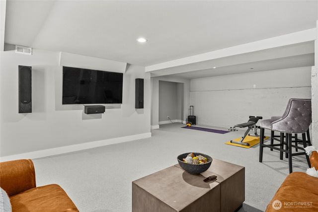 18443 Ballinger Way NE, Lake Forest Park, WA 98155
