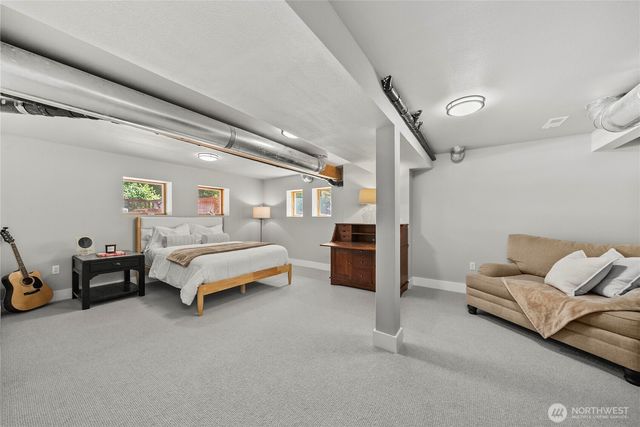 18443 Ballinger Way NE, Lake Forest Park, WA 98155