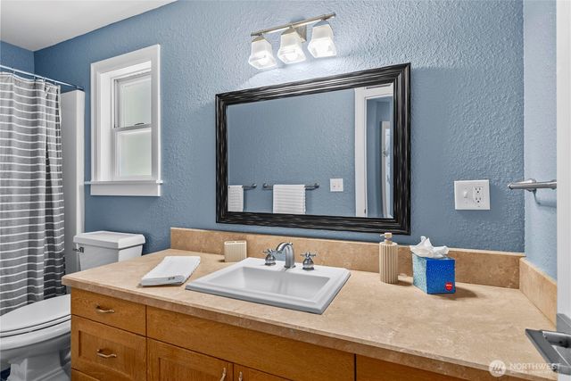 18443 Ballinger Way NE, Lake Forest Park, WA 98155