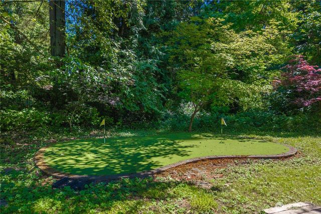 18443 Ballinger Way NE, Lake Forest Park, WA 98155