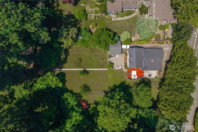 18443 Ballinger Way NE, Lake Forest Park, WA 98155