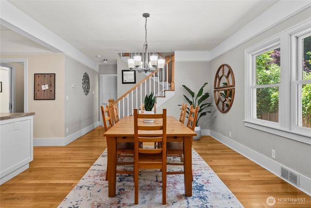 18443 Ballinger Way NE, Lake Forest Park, WA 98155