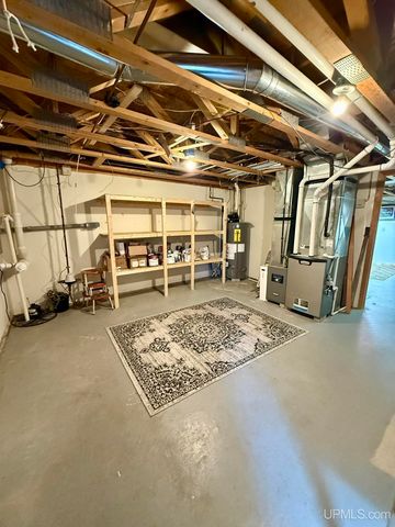 W5636 Crescent Street, Norway, MI 49870