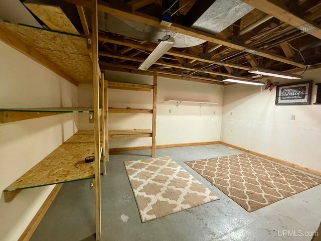 W5636 Crescent Street, Norway, MI 49870