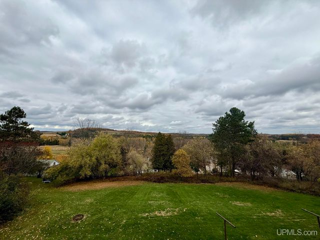 W5636 Crescent Street, Norway, MI 49870