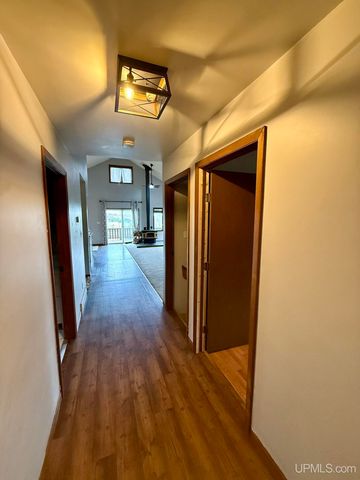 W5636 Crescent Street, Norway, MI 49870