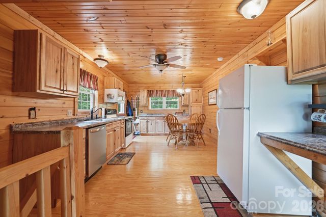 1987 Buck Mountain Road, Purlear, NC 28665