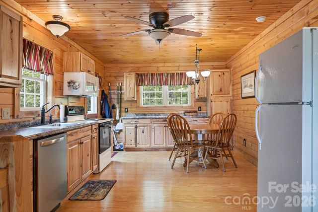 1987 Buck Mountain Road, Purlear, NC 28665