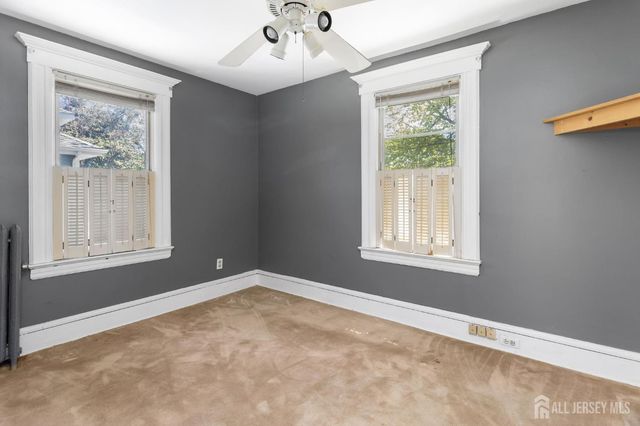 19 Clinton Place, Metuchen, NJ 08840