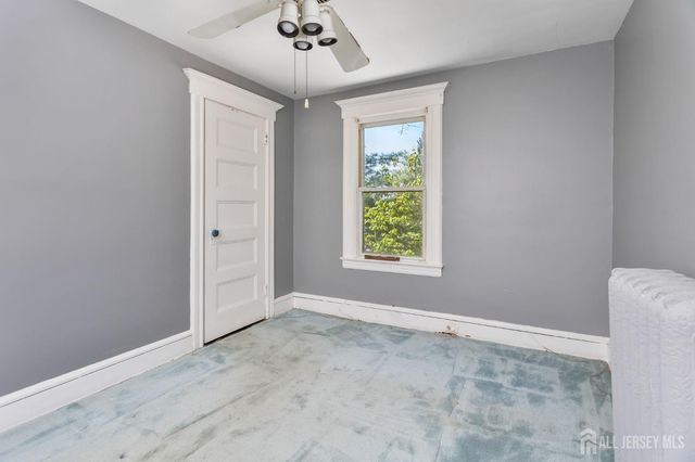 19 Clinton Place, Metuchen, NJ 08840