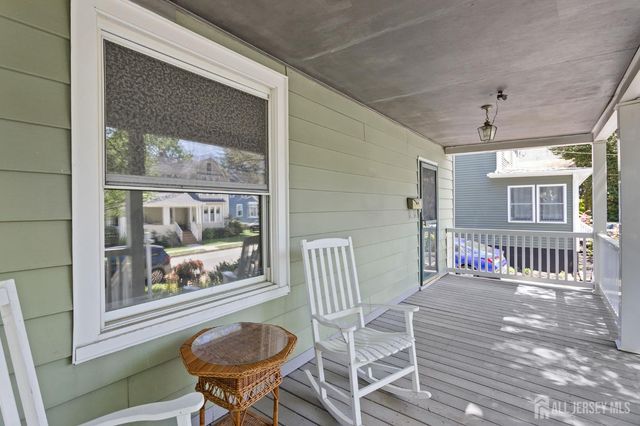 19 Clinton Place, Metuchen, NJ 08840