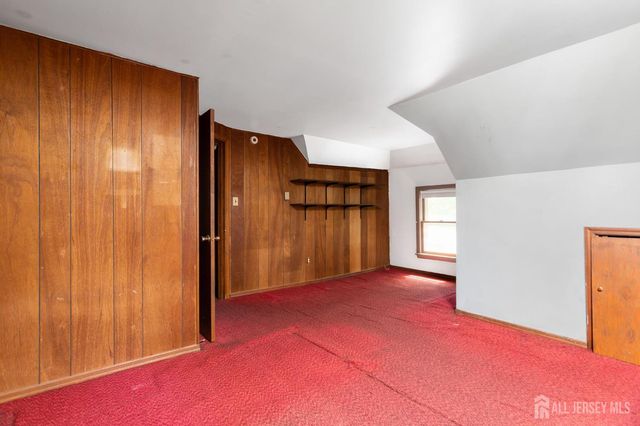 19 Clinton Place, Metuchen, NJ 08840