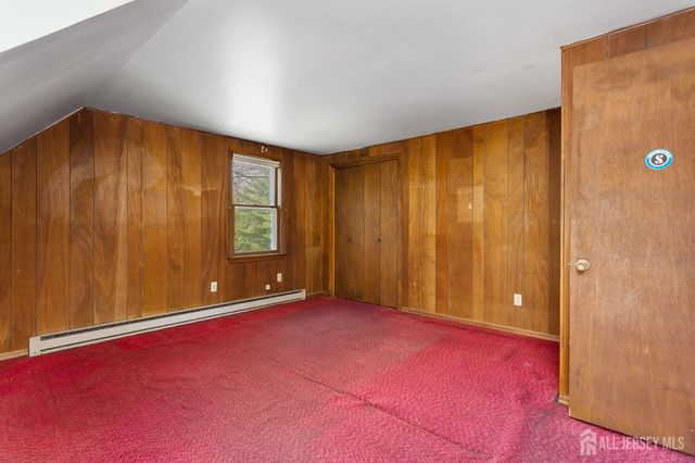 19 Clinton Place, Metuchen, NJ 08840