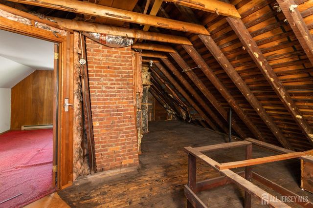 19 Clinton Place, Metuchen, NJ 08840