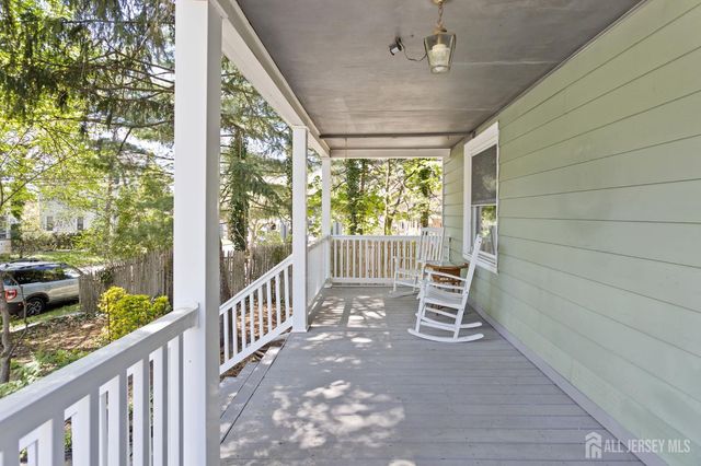 19 Clinton Place, Metuchen, NJ 08840