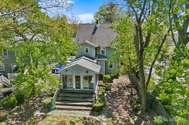 19 Clinton Place, Metuchen, NJ 08840