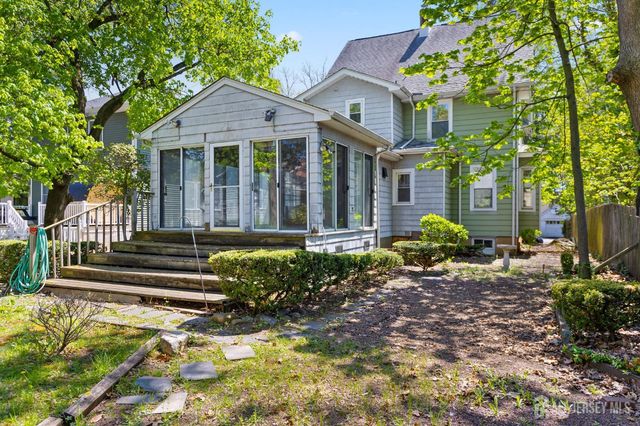 19 Clinton Place, Metuchen, NJ 08840