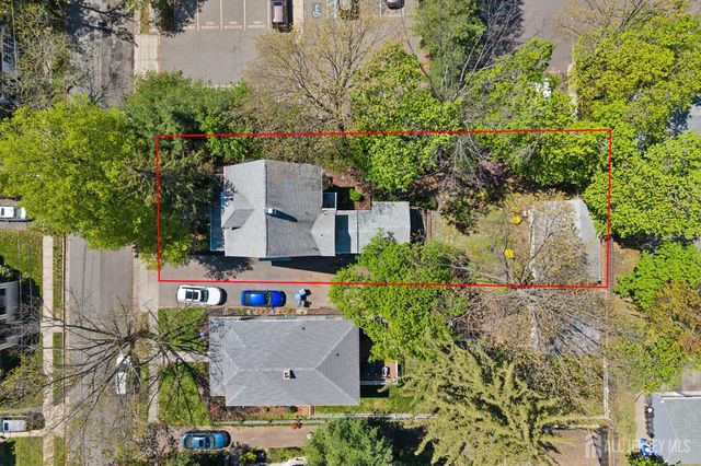 19 Clinton Place, Metuchen, NJ 08840