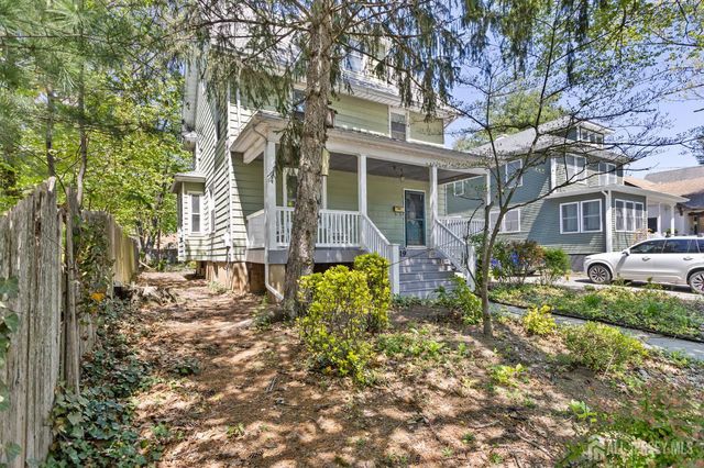 19 Clinton Place, Metuchen, NJ 08840