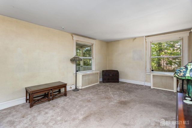 19 Clinton Place, Metuchen, NJ 08840