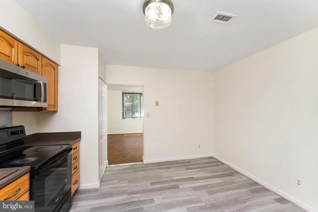 3713 S GEORGE MASON DR #T5, Falls Church, VA 22041