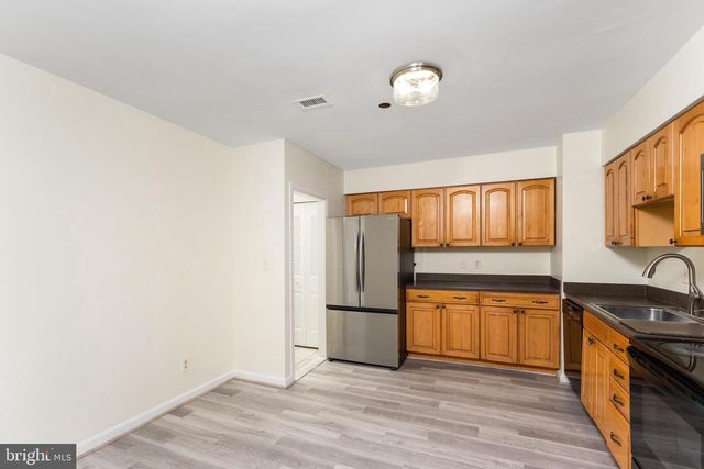 3713 S GEORGE MASON DR #T5, Falls Church, VA 22041